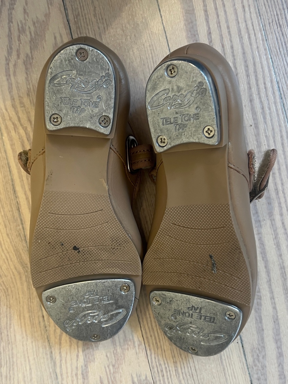 CAPEZIO Young Girl’s Tan Nude Tap Shoes Size 11 - Picture 2 of 4